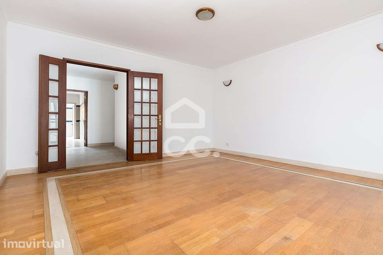 Apartamento T1 Renovado c/ Estacionamento para Arrendamento | Páteo da - Grande imagem: 4/21