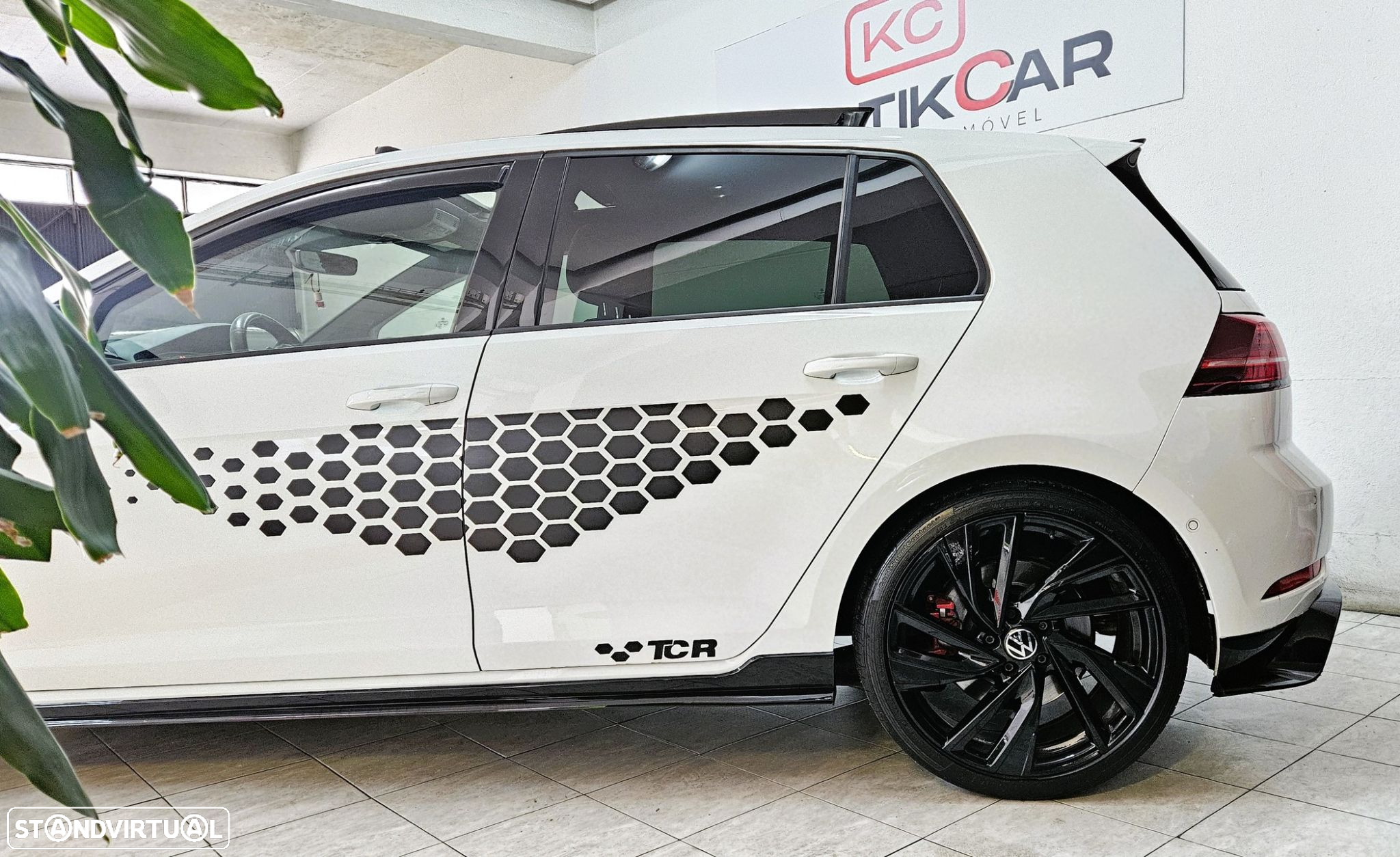 VW Golf GTI TCR 2.0 TSI OPF DSG - 4