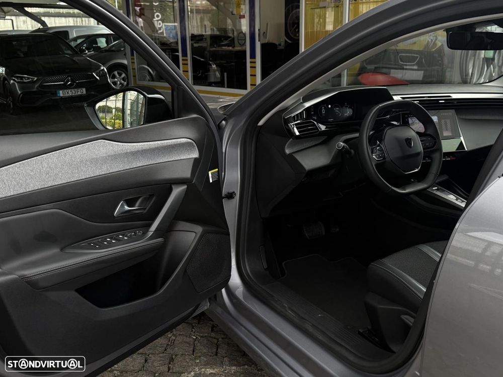 Peugeot 308 1.2 PureTech Allure EAT8 - 24