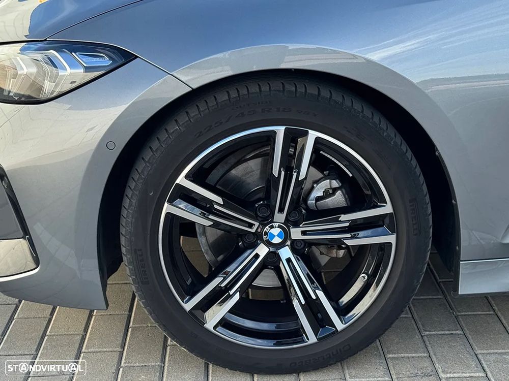 BMW 320 d Touring Pack Desportivo M Auto - 16