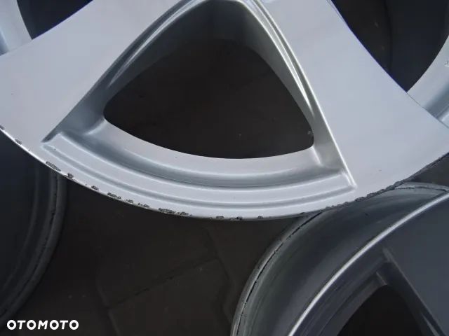 5x120x72,5 8Jx17 ET30 BMW Seria 3 i 4 - 6