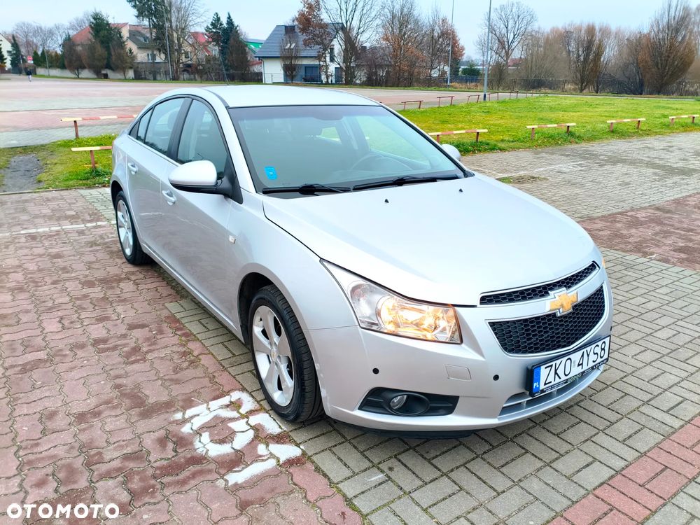 Chevrolet Cruze 1.8 LS+ - 1