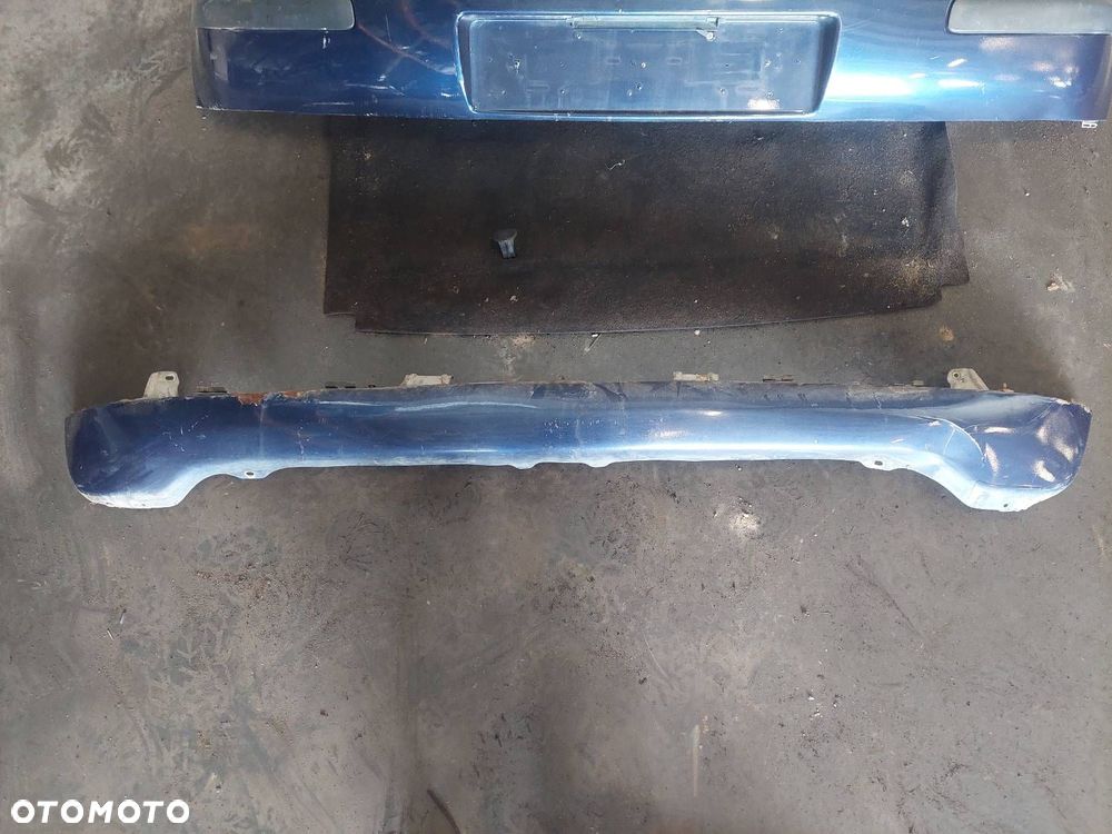KOMPLETNY TYŁ KLAPA BAGAŻNIKA ZDERZAK TYŁ LAMPY TOYOTA YARIS I LIFT 8P4 - 4