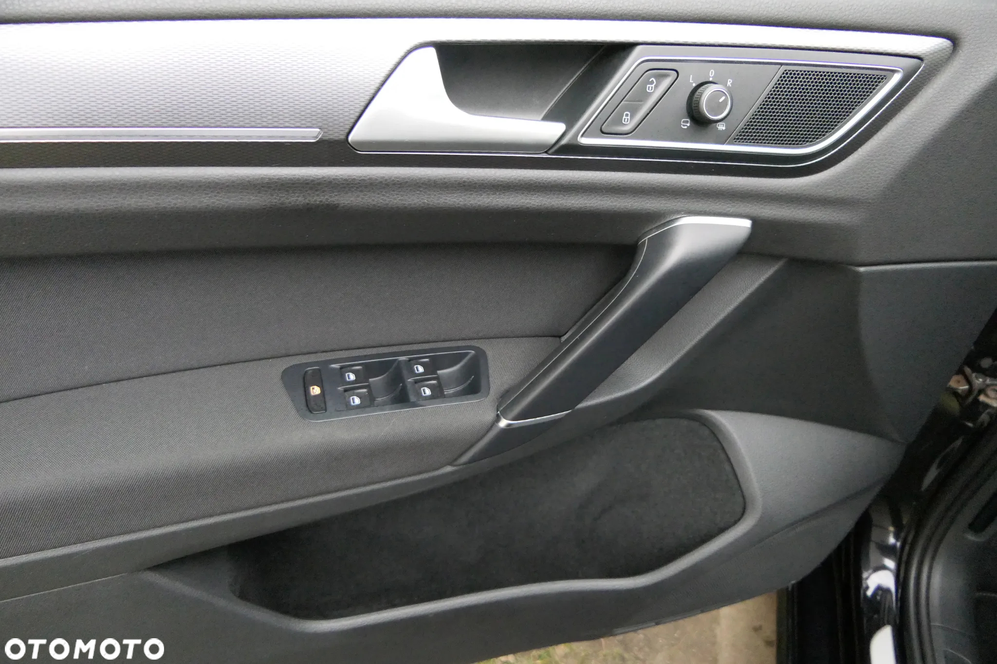 Volkswagen Golf Sportsvan VII SV 1.6 TDI BMT Highline - 29