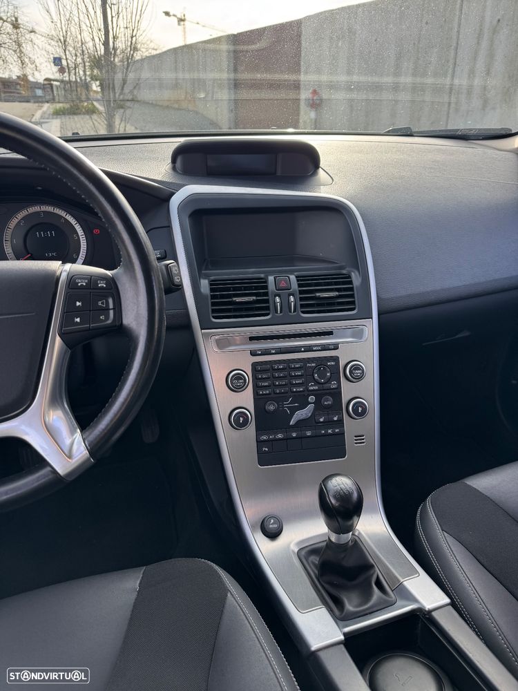 Volvo XC 60 2.0 D4 Momentum Start/Stop - 11