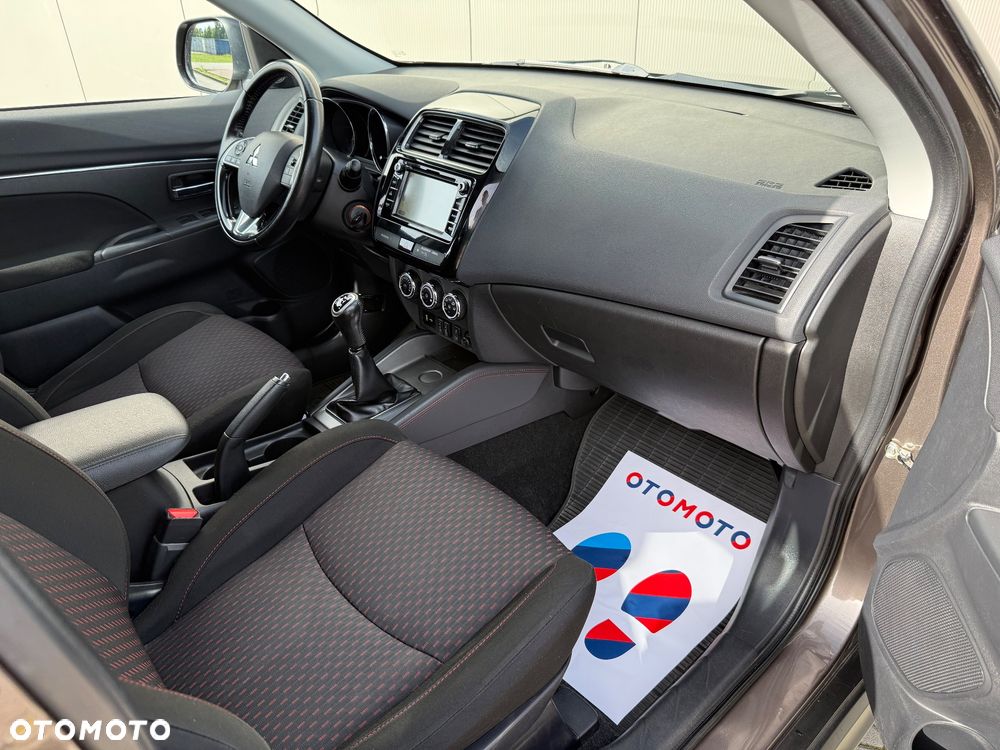Mitsubishi ASX - 15