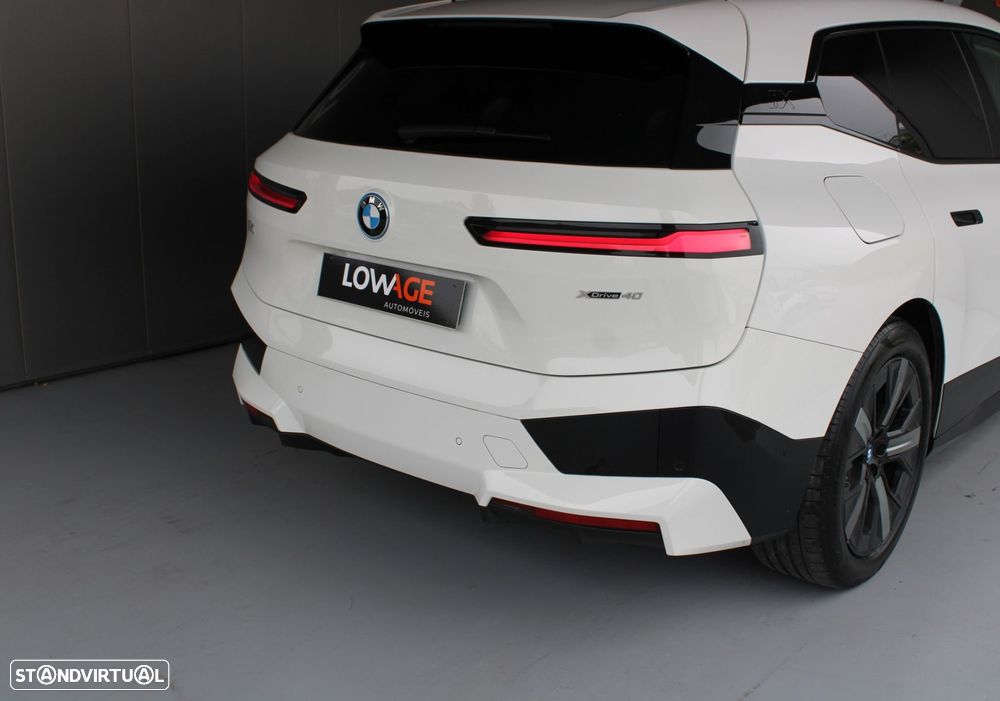 BMW iX xDrive 40 - 33