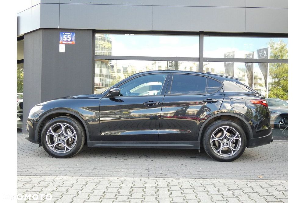 Alfa Romeo Stelvio 2.0 Turbo Sprint Q4 - 4