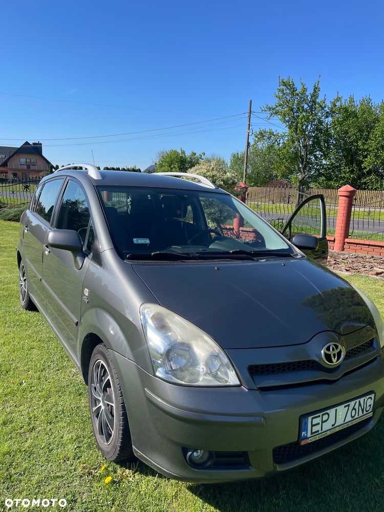 Toyota Corolla Verso - 4