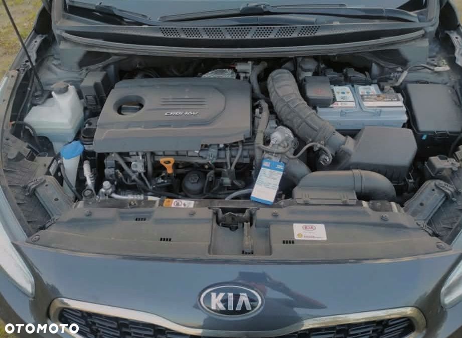 Kia Ceed 1.6 CRDi 136 ISG Dream Team Edition - 6