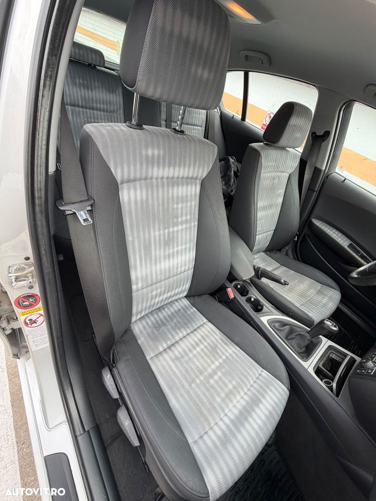 BMW Seria 1 116i - 13