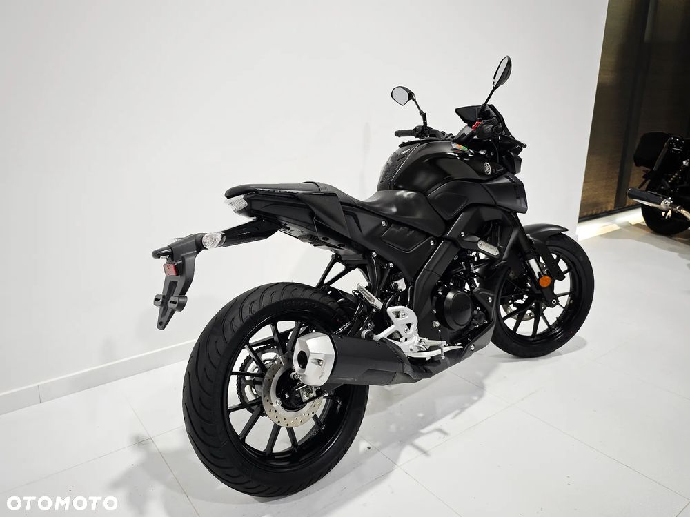 Yamaha MT - 8