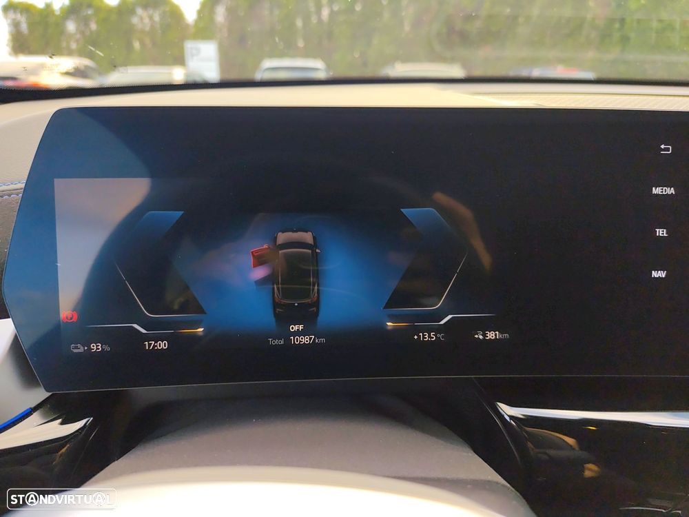 BMW iX2 eDrive20 Pack Desportivo M - 20