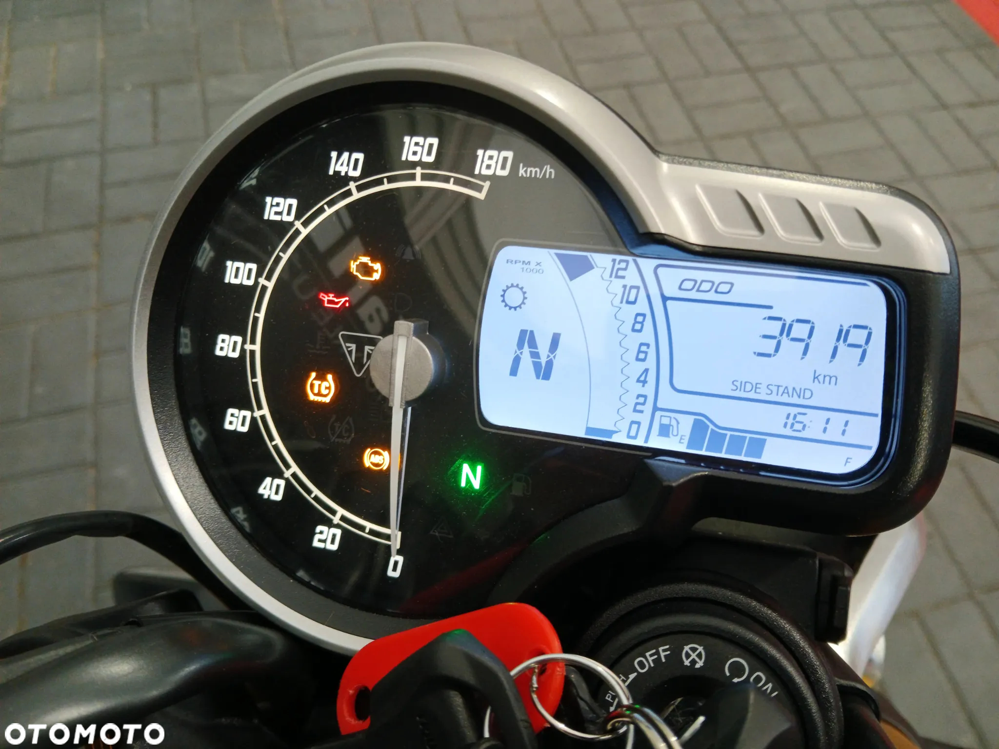 Triumph Inny - 17