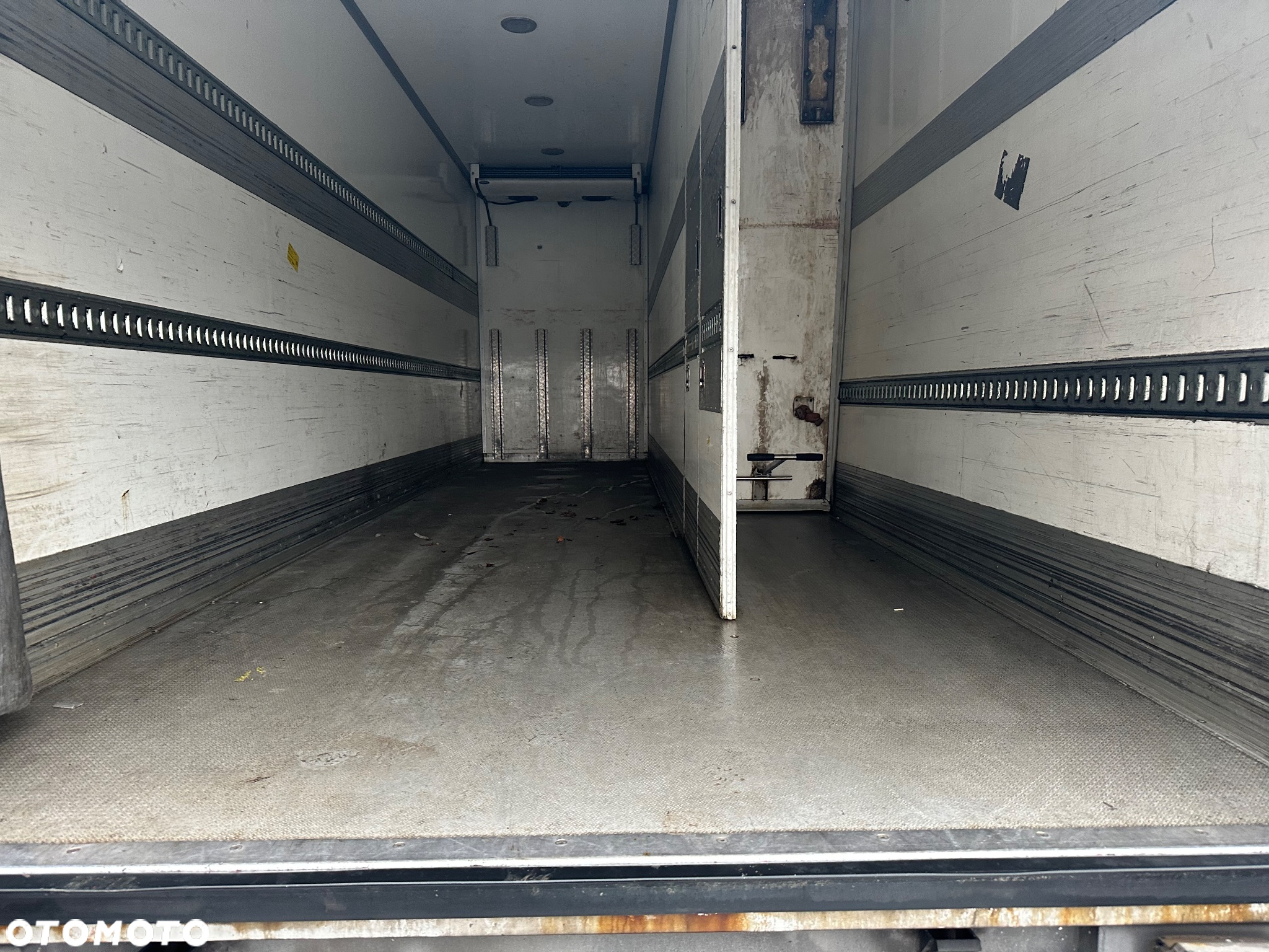 Scania P 400 CHLODNIA CARRIER 850 - 10