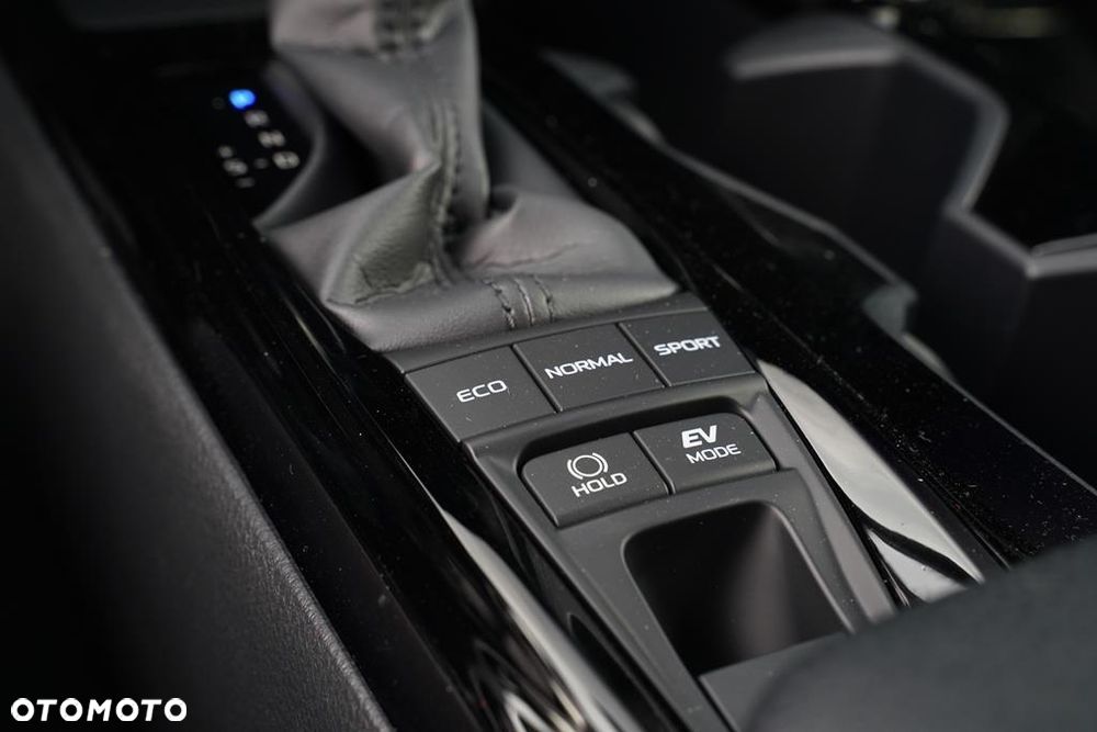 Toyota Camry 2.5 Hybrid Dynamic Force Comfort e-CVT - 24