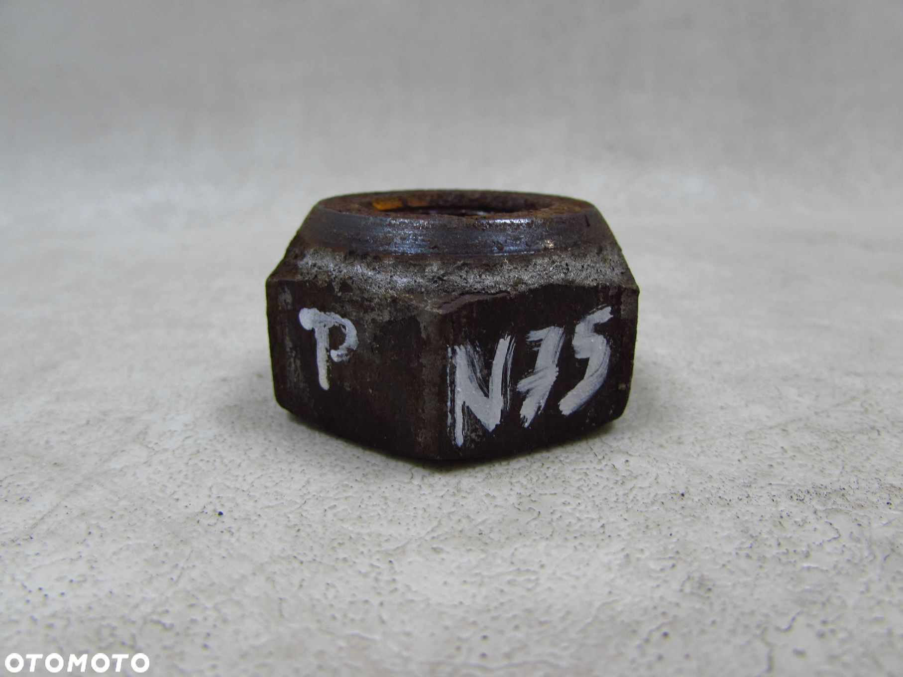 ISUZU NPR NQR NKR N75 SZPILKA NAKRETKA KOLA PRAWY PRZOD 18mm - 5