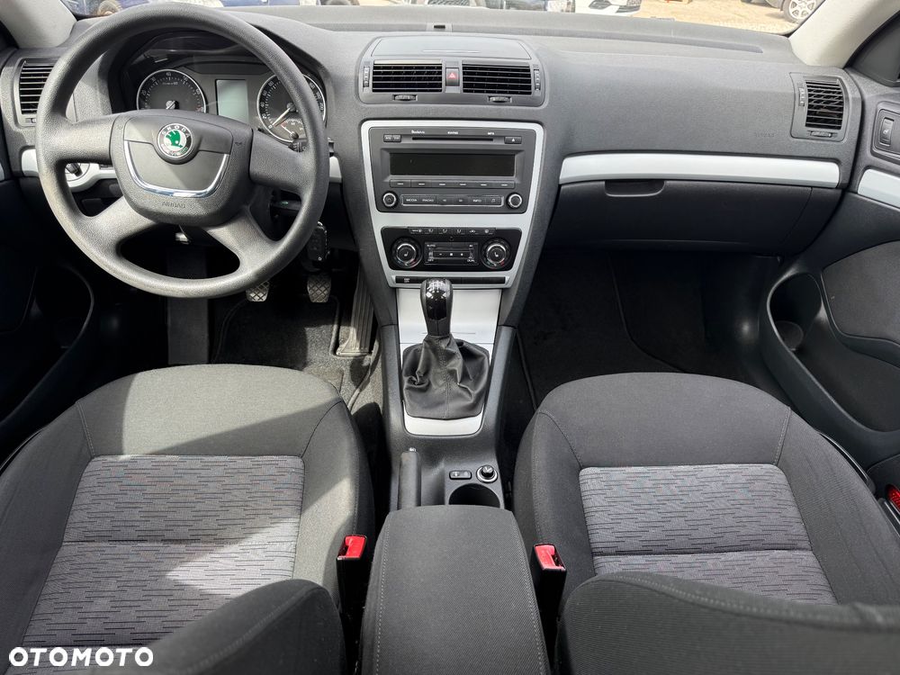 Skoda Octavia 1.6 Team Edition - 10