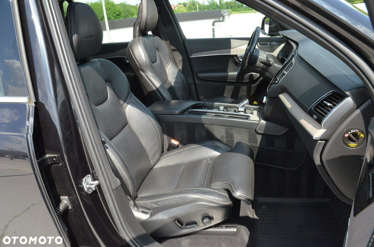 Volvo XC 90 - 31