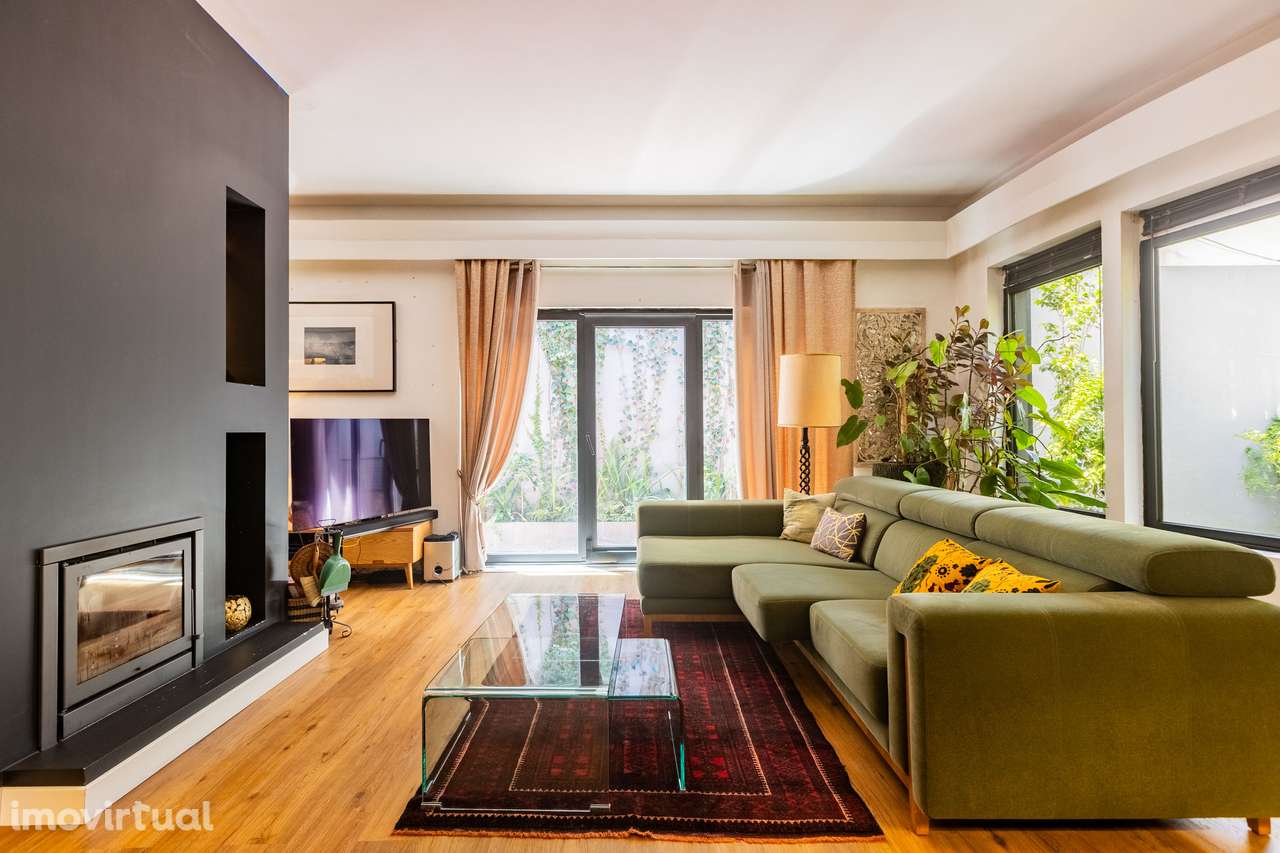 Moradia Isolada - Centro de Ponta Delgada - Grande imagem: 2/46