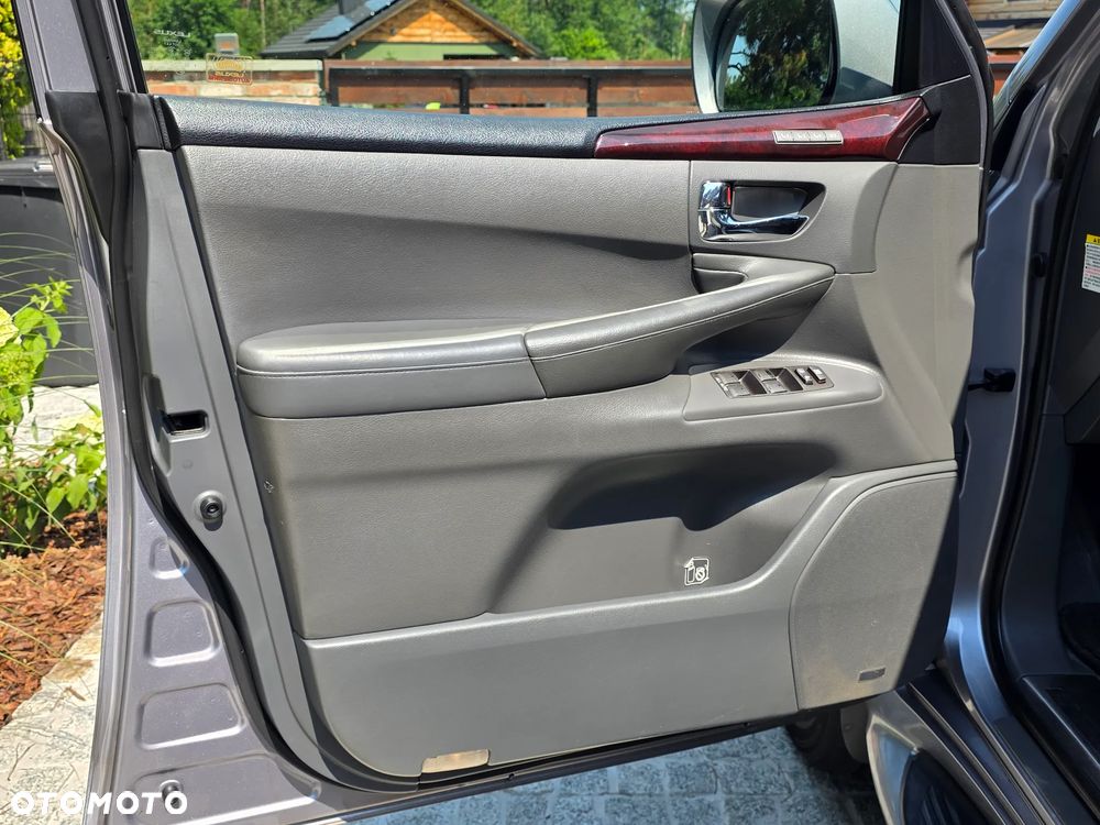 Lexus LX - 16
