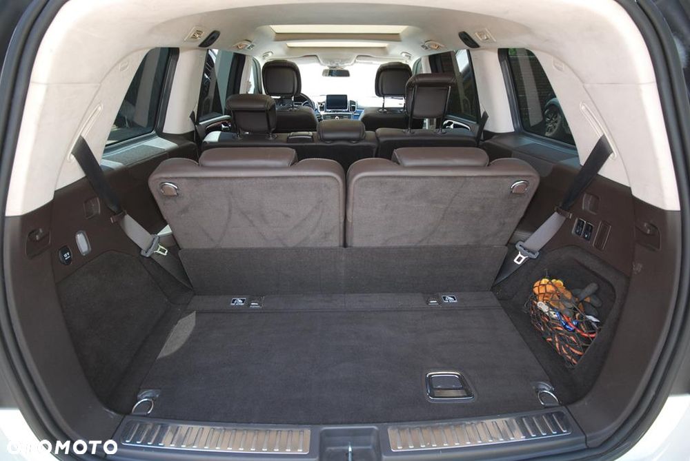 Mercedes-Benz GLS - 17