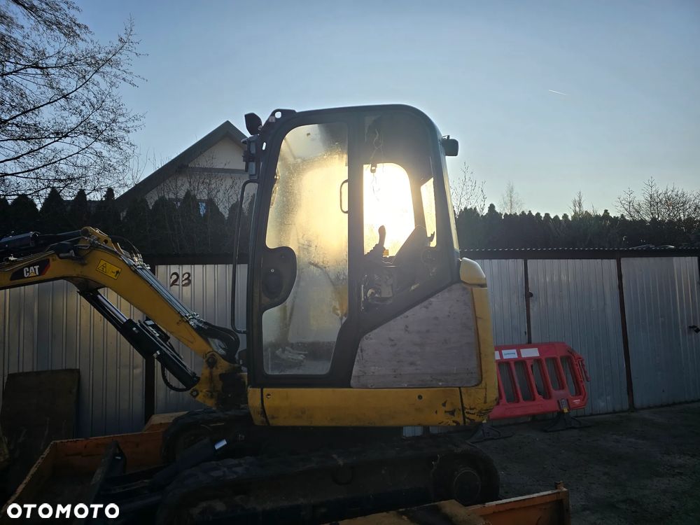 Caterpillar CAT302.4 - 5