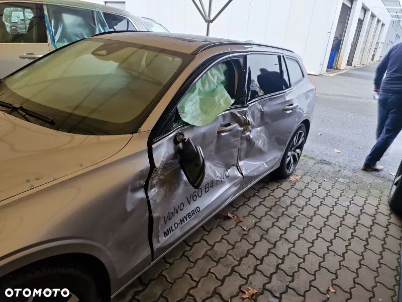 Volvo V60 B4 D Plus Dark - 11