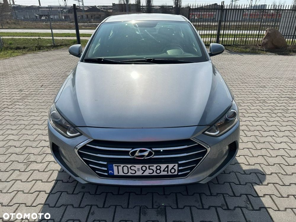 Hyundai Elantra - 5