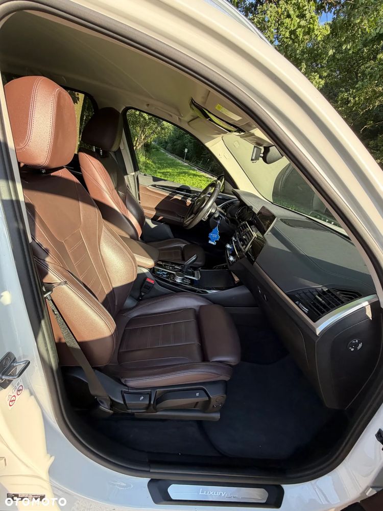 BMW X3 xDrive20d Luxury Line - 17