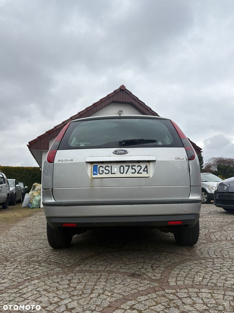 Ford Focus 1.8 TDCi Ambiente - 8