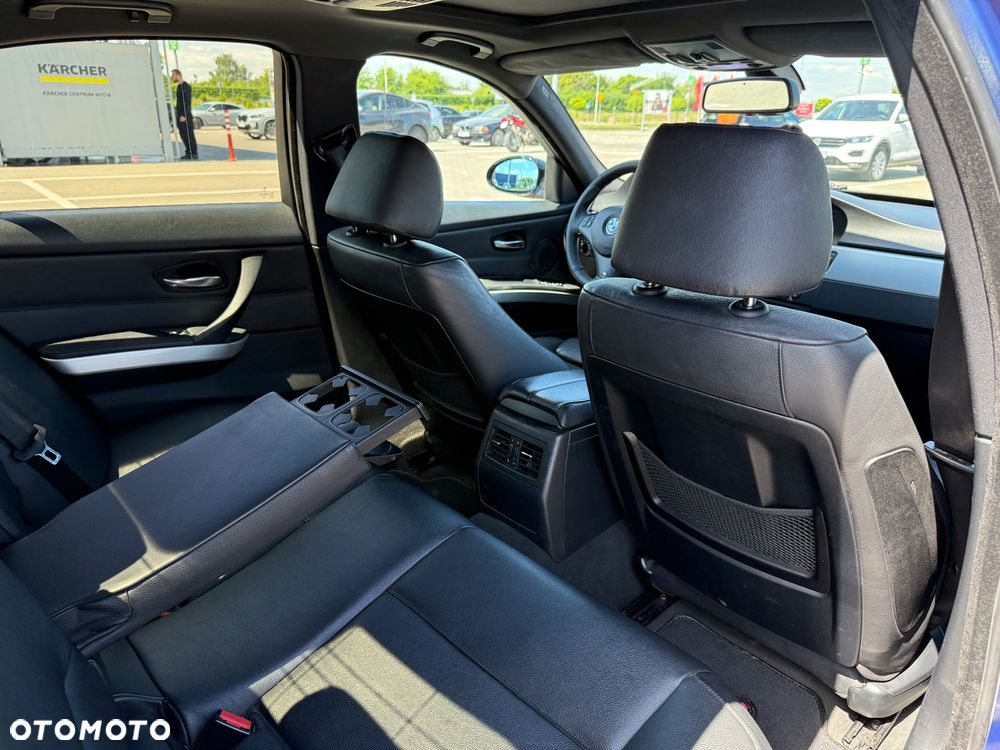 BMW Seria 3 325i - 16