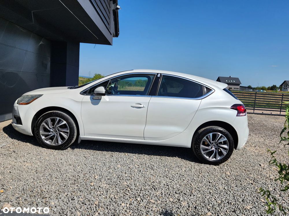 Citroën DS4 HDi 165 SoChic - 4