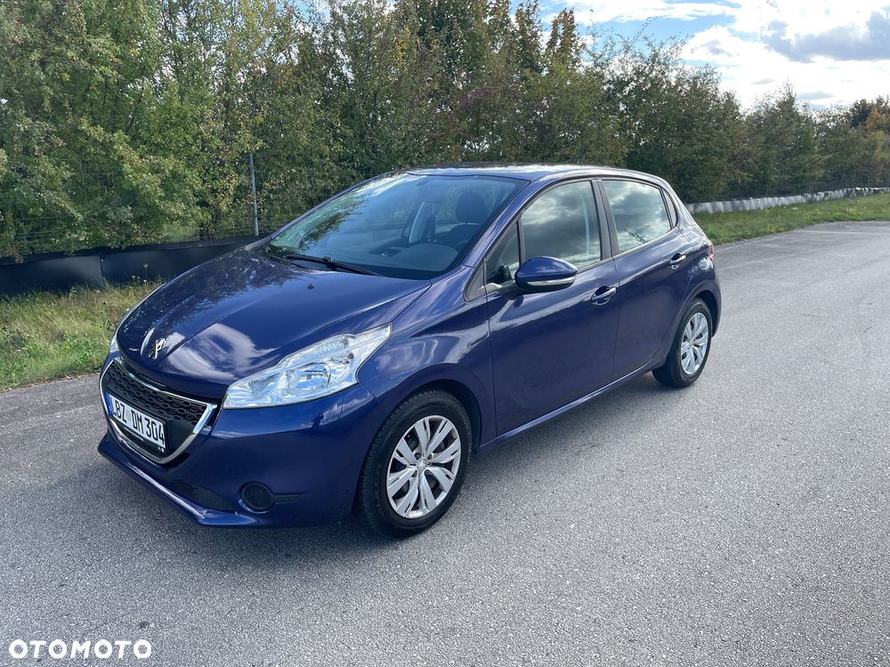 Peugeot 208 - 1