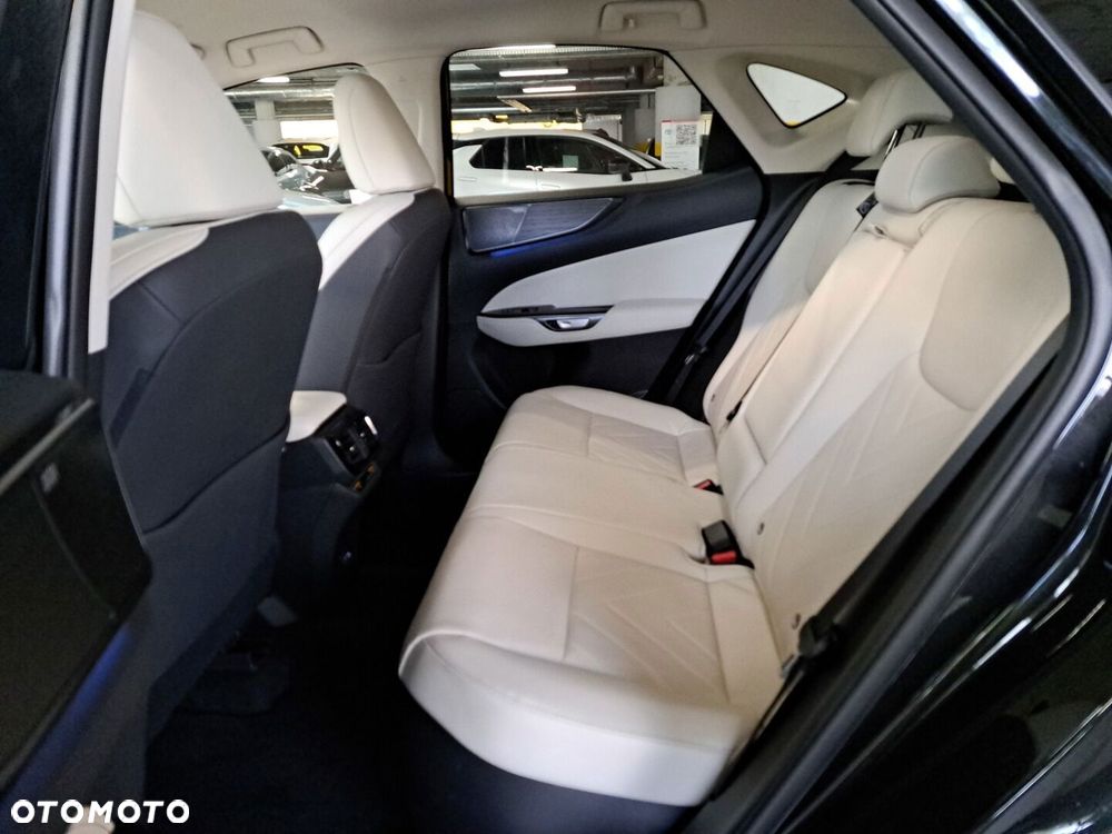 Lexus NX 350h Omotenashi AWD - 33