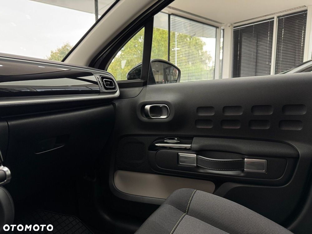 Citroën C3 1.2 PureTech Shine EAT6 - 28