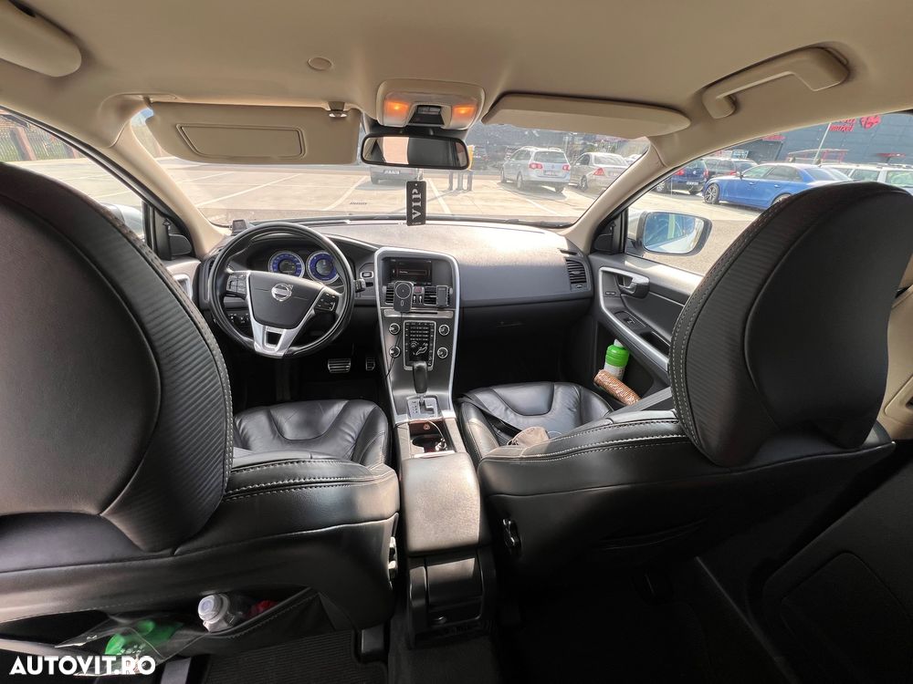 Volvo XC 60 2.4D AWD Aut. RDesign - 8