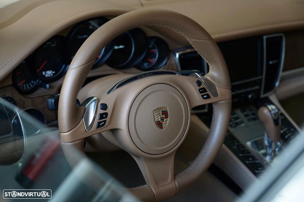 Porsche Panamera Turbo PDK - 6