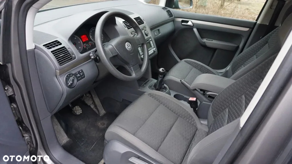 Volkswagen Touran 1.9 TDI Conceptline - 9