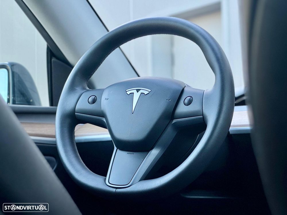 Tesla Model Y Long Range Tração Integral - 18
