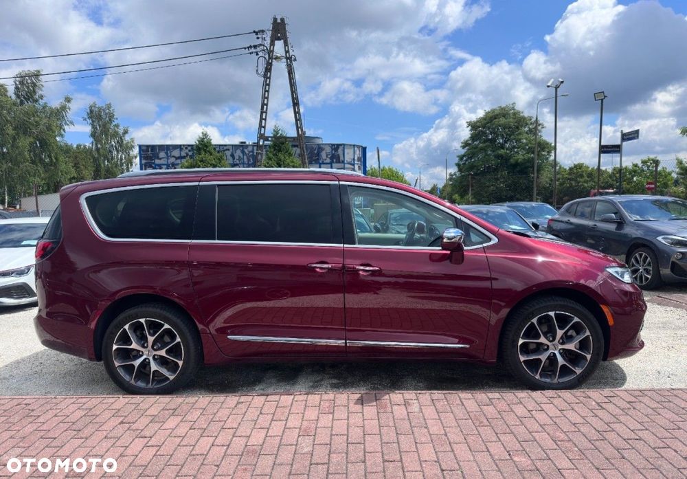 Chrysler Pacifica - 4