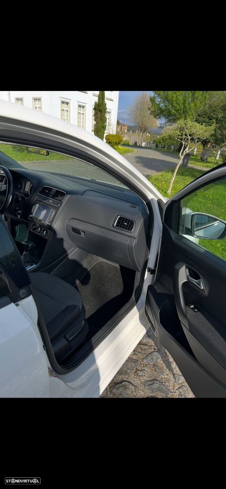 VW Polo 1.6 TDI Trendline Pack DSG - 13