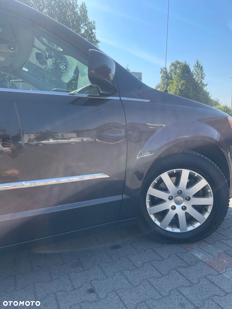 Chrysler Town & Country 3.6 Limited - 21
