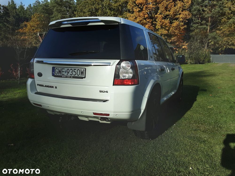Land Rover Freelander 2011 photo 4