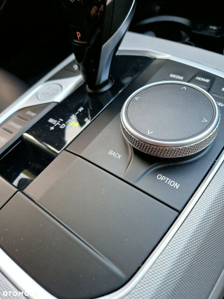 BMW Seria 3 318d Advantage - 25