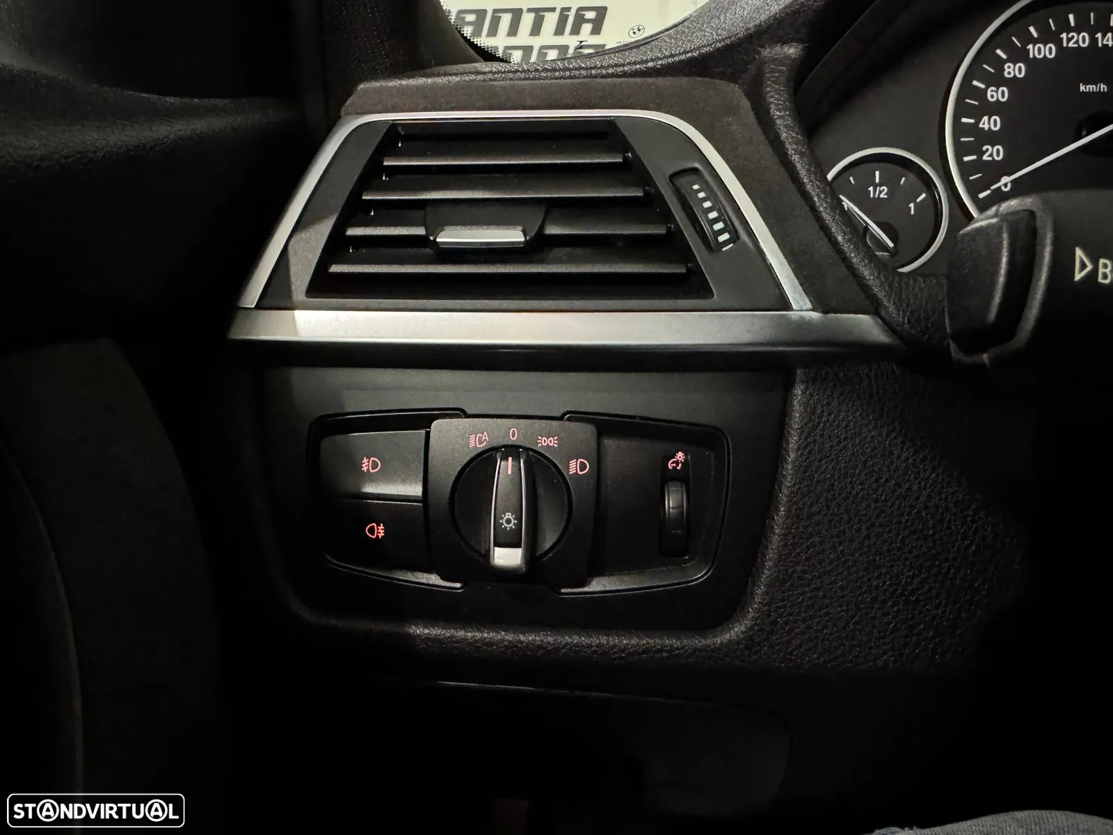 BMW 320 i Pack M Auto - 47
