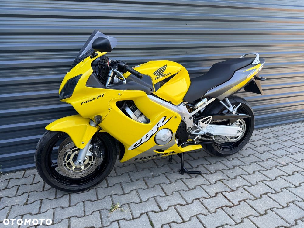 Honda CBR - 1