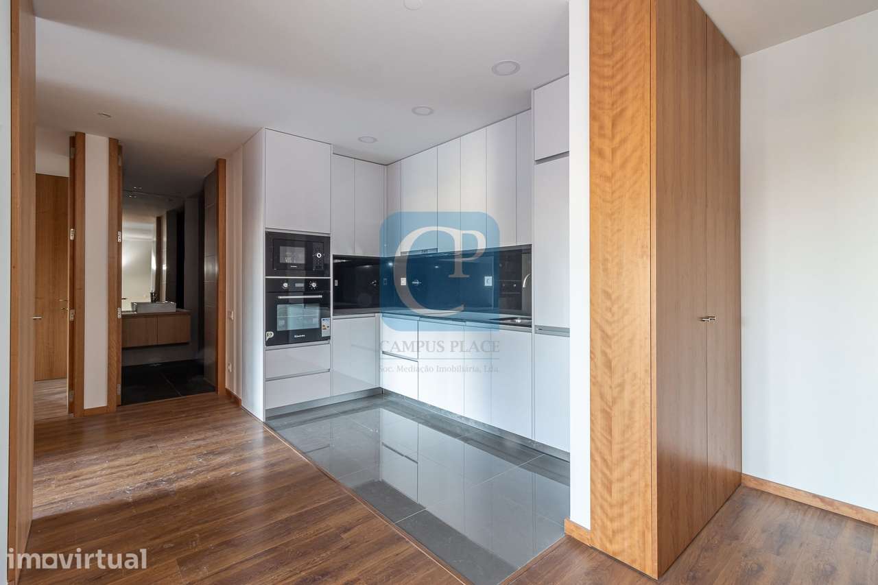Apartamento T2 com varanda, ao Hospital S. João, em Paranhos - Grande imagem: 5/12