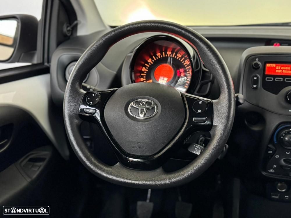 Toyota Aygo x-business - 30