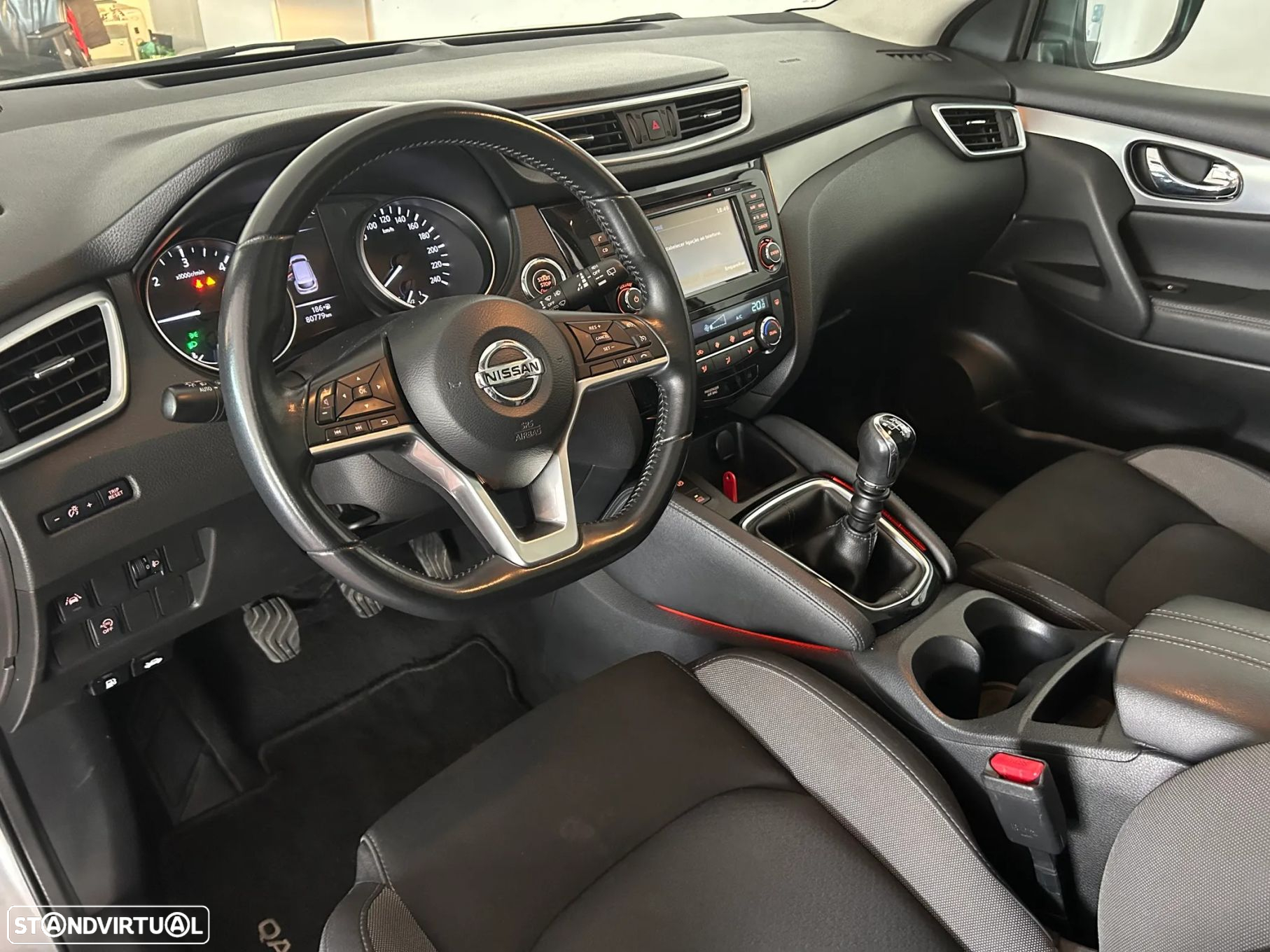 Nissan Qashqai 1.5 dCi N-Connecta J18 - 23